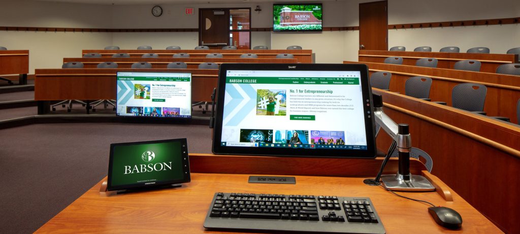 Salon de college con tecnologia educativa Crestron
